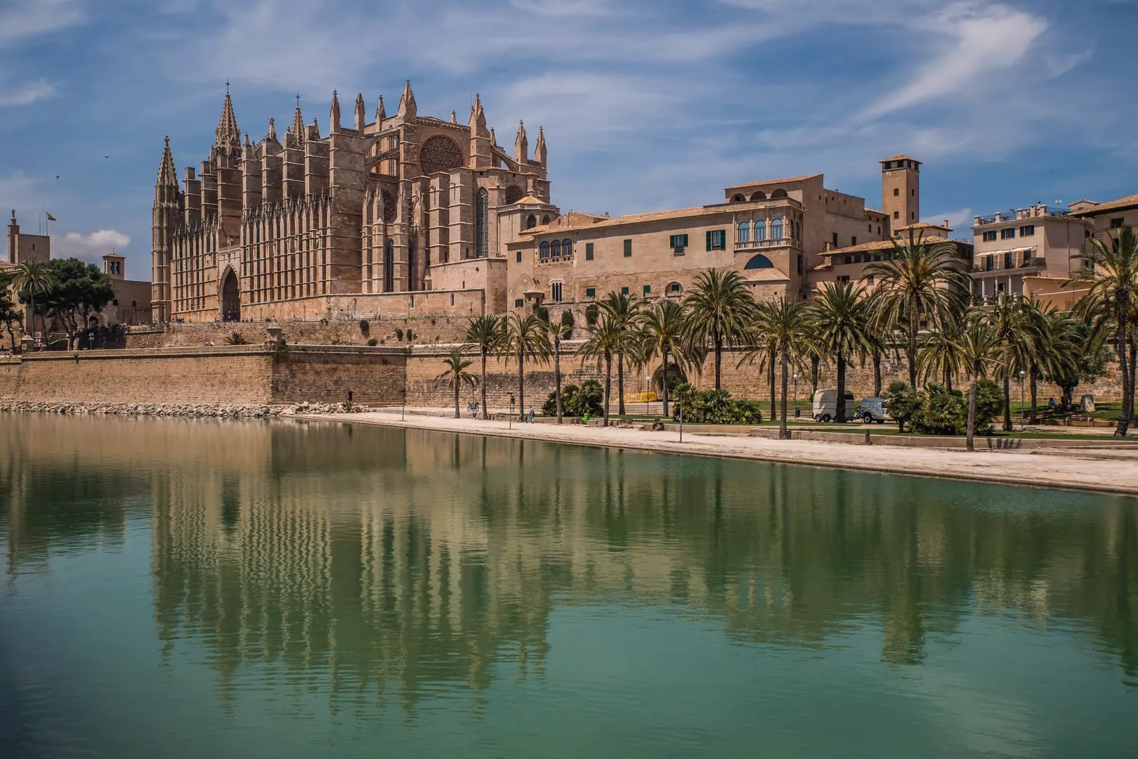 El entorno — Edificio Colomet